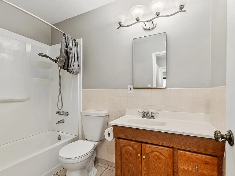 4060 Armstrong St — Photo 15