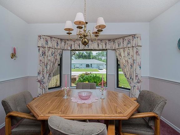5th image of 7225 Maguire Ln