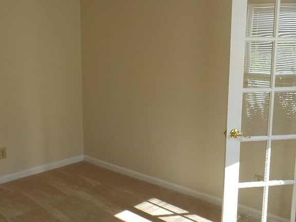 5th image of 139 Wellsford Pl