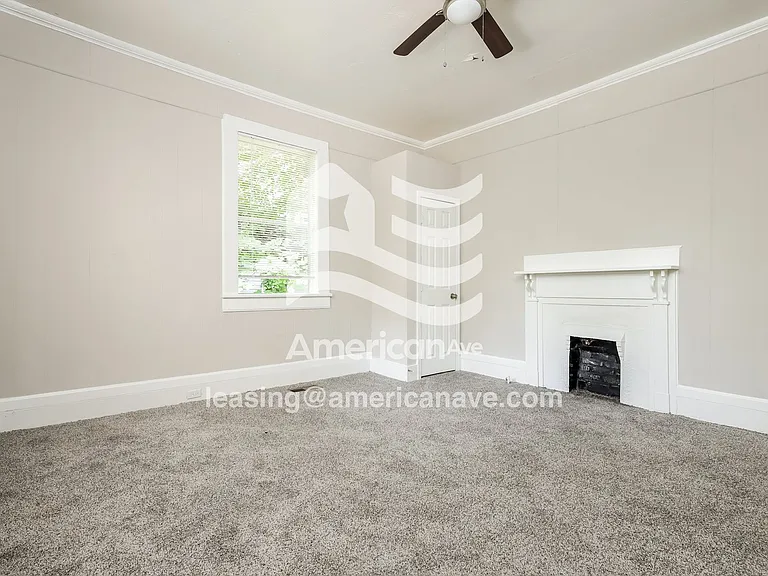 676021_010_wm_-_family_room_12886990.jpg