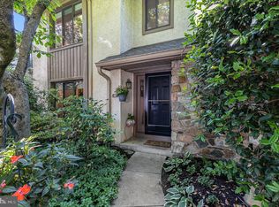 19 High Gate Ln, Blue Bell, PA 19422