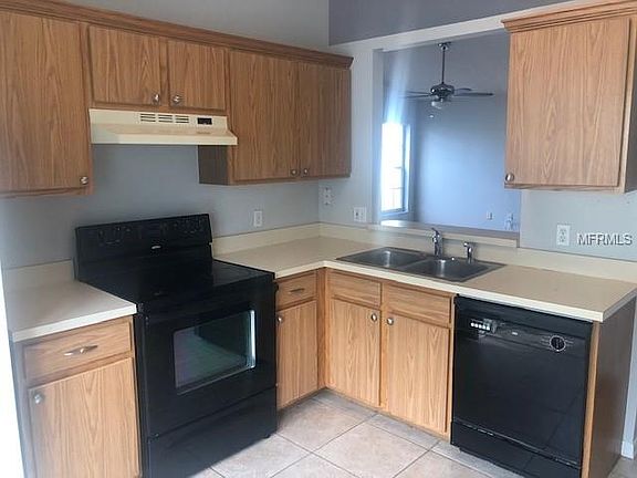 4th image of 318 Daniels Pointe Dr