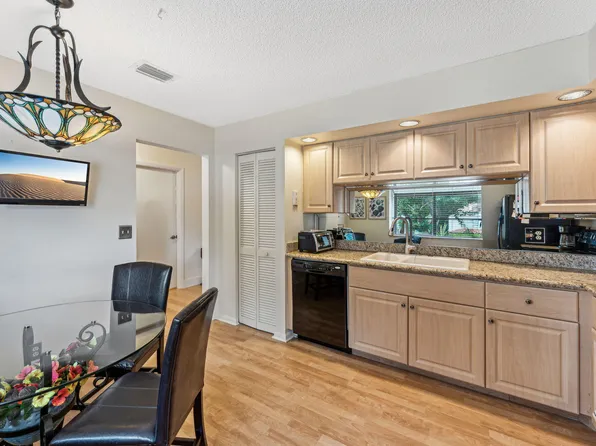 7935 La Mirada Dr, Boca Raton, FL 33433