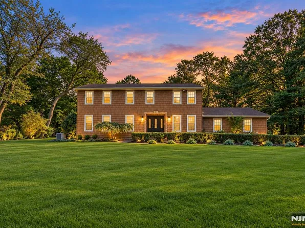 23 Riverview Terrace, Mahwah, NJ 07430
