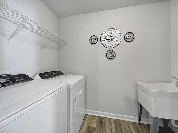 3rd image of 517 Stephen Foster Way