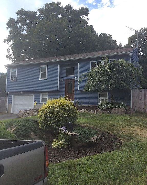 1st image of 12 Oakridge Dr