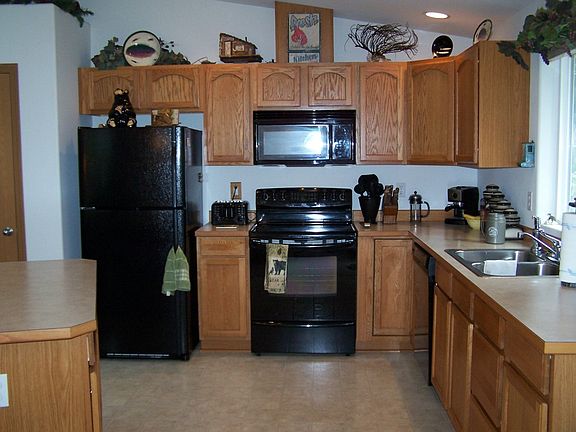 3rd image of 40 E Tintagel Pl