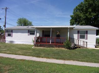 109 E Rowe St, Roodhouse, IL 62082