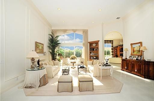 Home For Sale In Broken Sound