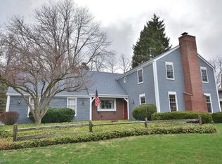 2945 Santa Maria Dr, Brookfield, WI 53005