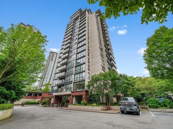2959 Glen Dr #1804, Coquitlam, BC V3B 0B8