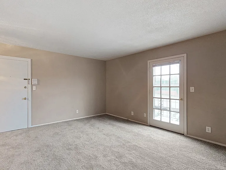 Westwood Apartments — Photo 26