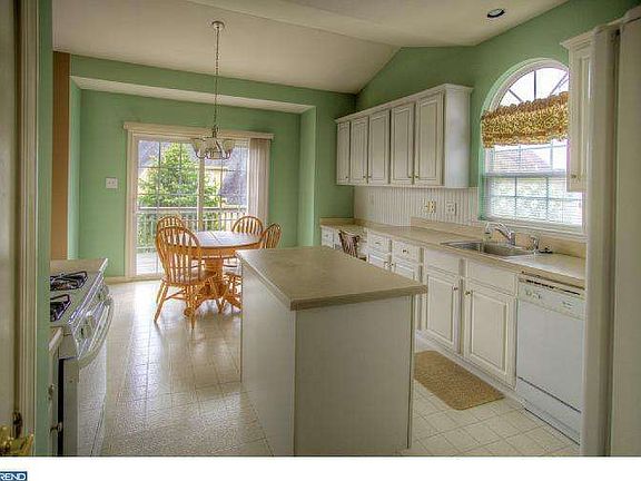 4th image of 1203 Bellows Ct