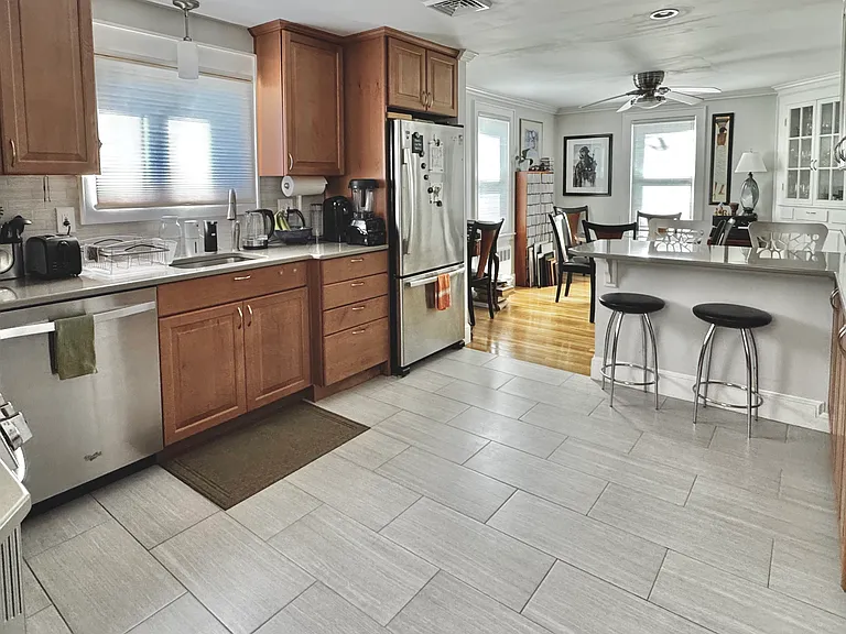 311 Temple St — Photo 14
