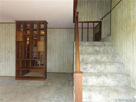 5th image of 925 W Shawnee Ave