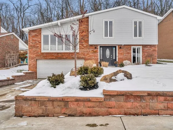 1057 Towervue Dr, Pittsburgh, PA 15227