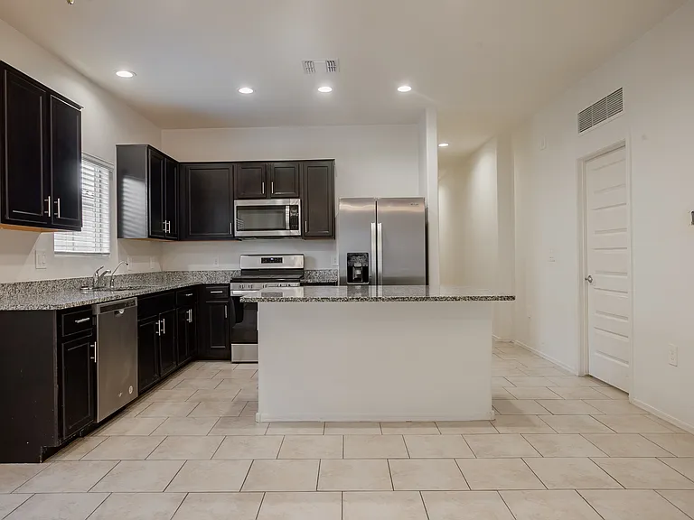 9277 W Creosote Rain Dr — Photo 2