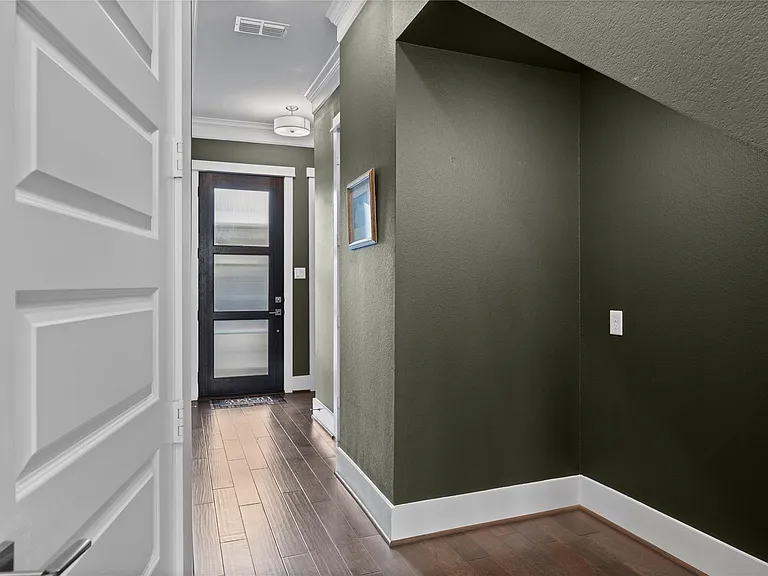 817 Kamano Ave — Photo 9