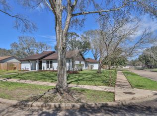 509 Belmont Dr, Friendswood, TX 77546