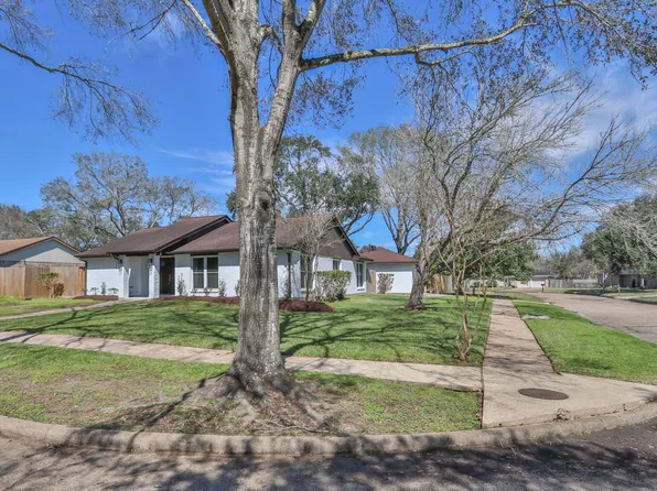 509 Belmont Dr, Friendswood, TX 77546
