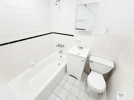 4th image of 2335 1st Ave #5E