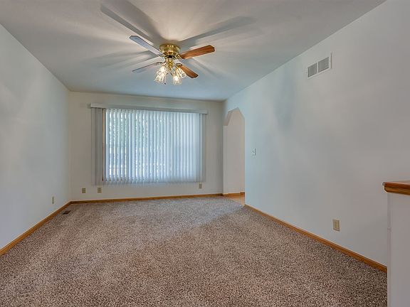 3rd image of 54901 Dawn Dr