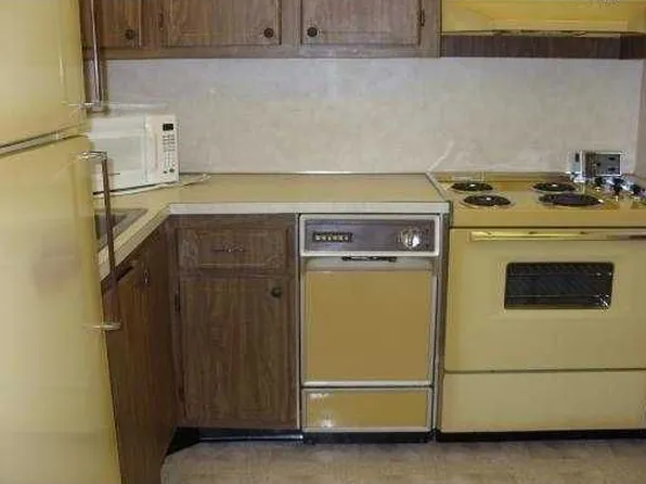 8021 N Sunrise Lakes Dr APT 208, Sunrise, FL 33322