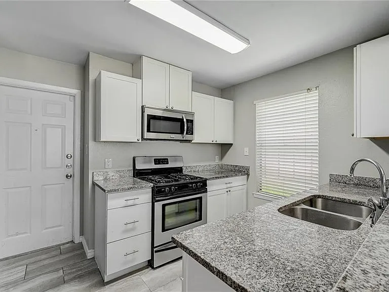 906 Cactus Dr — Photo 11
