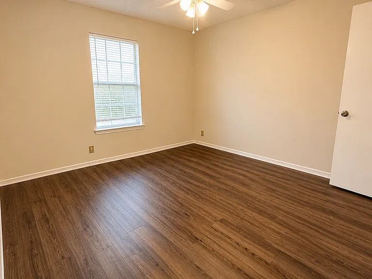 924 W Chestnut St #5 — Photo 14