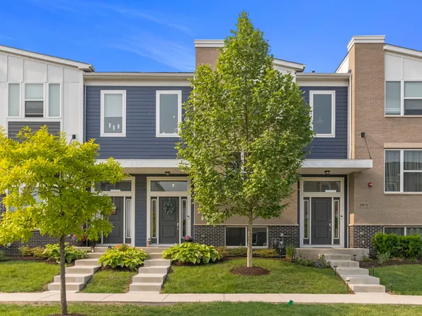 29W711 Cambridge St, Warrenville, IL 60555