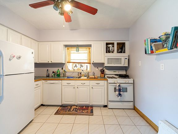 3rd image of 2844 N 77th Ave