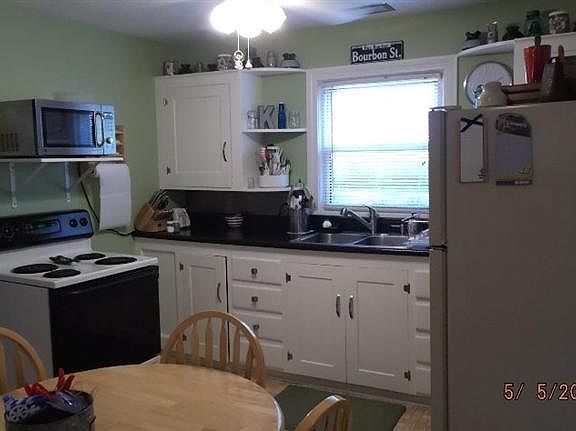 3rd image of 135 N Elmarch Ave