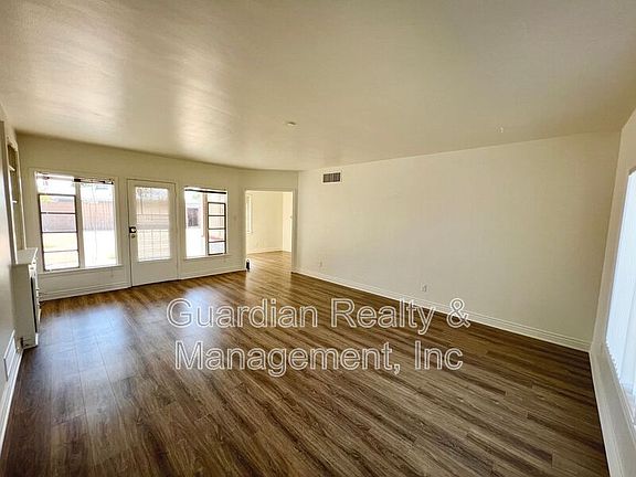 2nd image of 535 W Edgemont Ave
