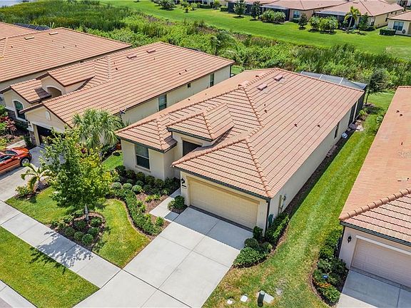 3rd image of 360 Laurel Falls Dr