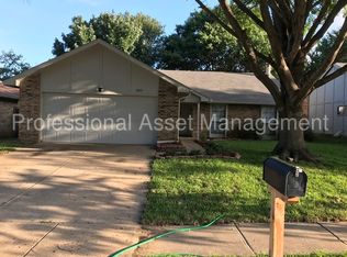 6601 Springfield Dr, Arlington, TX 76016