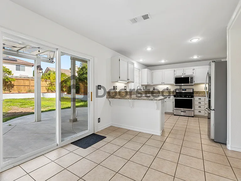 42075 Dunes Ct — Photo 1