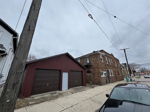 945 N Memorial Dr #1-2-3 — Photo 4