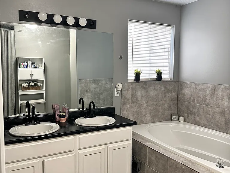 1312 W Archmore Dr — Photo 7