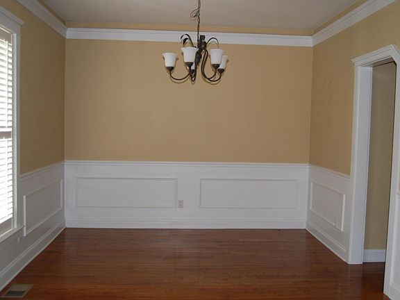 3rd image of 210 Carolinian Dr