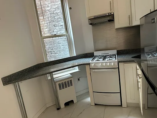 Rented by Eric Goodman Realty Corp | media 12