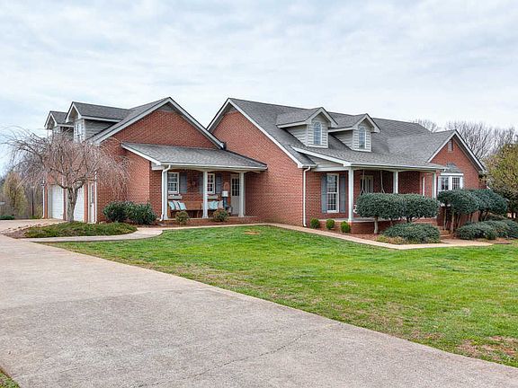 3rd image of 105 Jamestown Dr