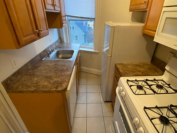 3rd image of 30 Langdon St APT 16