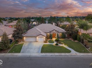 15449 Opus One Dr, Bakersfield, CA 93314