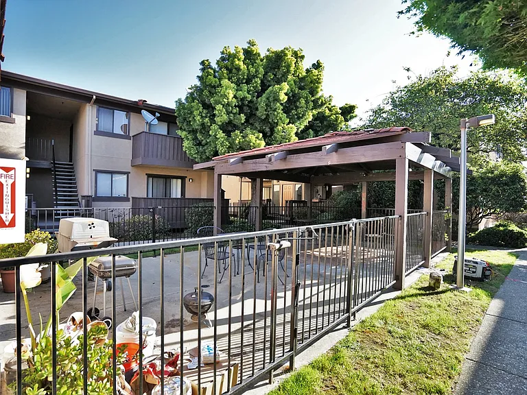 15065 Hesperian Blvd #29 — Photo 16