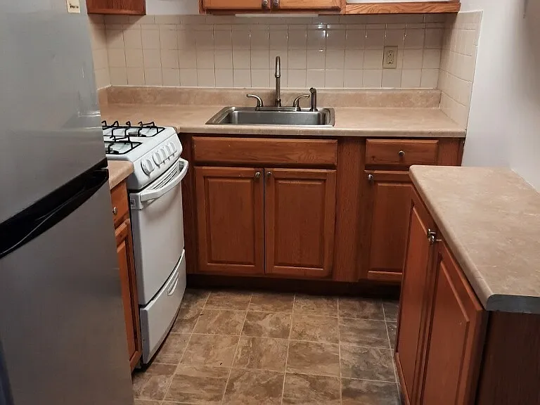285 Hudson St #11 — Photo 4