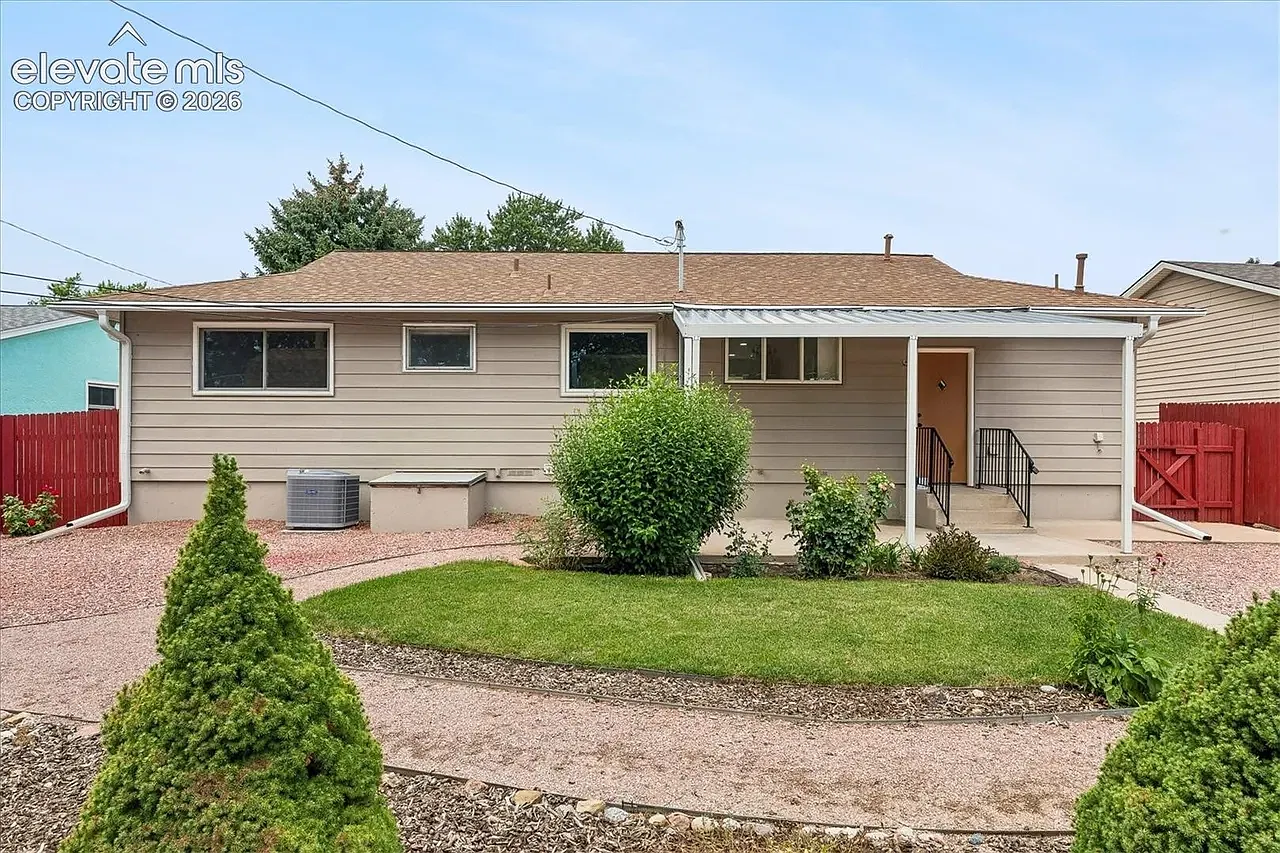 4 bed, 1300 sqft, $2,500 — Photo 2