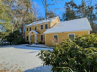 10 Chippewa Cir, Queensbury, NY 12804