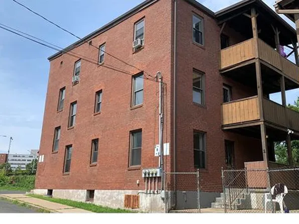 4 Flower St #2, Middletown, CT 06457