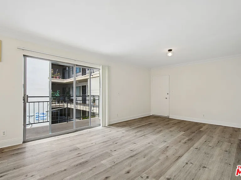 7540 Hampton Ave #206 — Photo 6