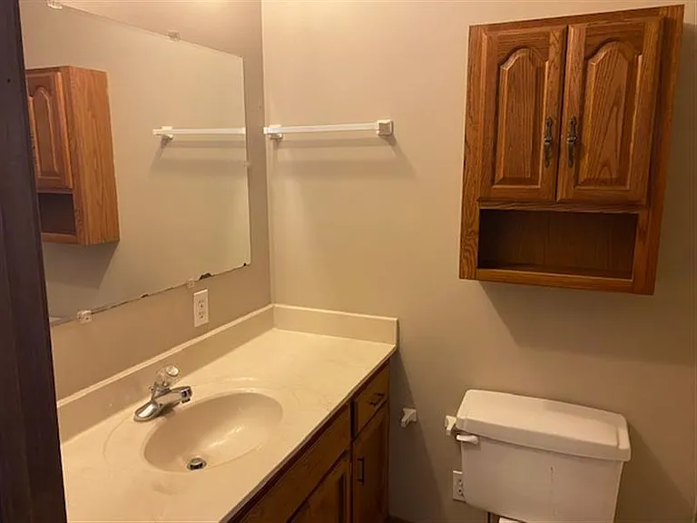 311 E Culton St — Photo 10